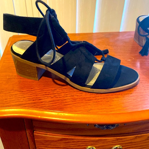 a.n.a Shoes - a.na black low heel shoe